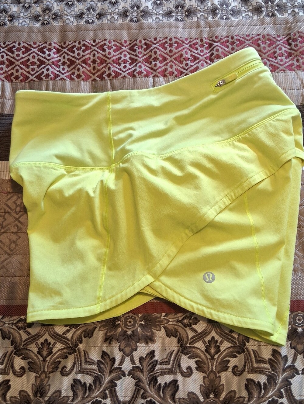 lululemon athletica Speed Up Waistband Short Neon Yellow 4" Gym Run Sz2 - Picture 15 of 16